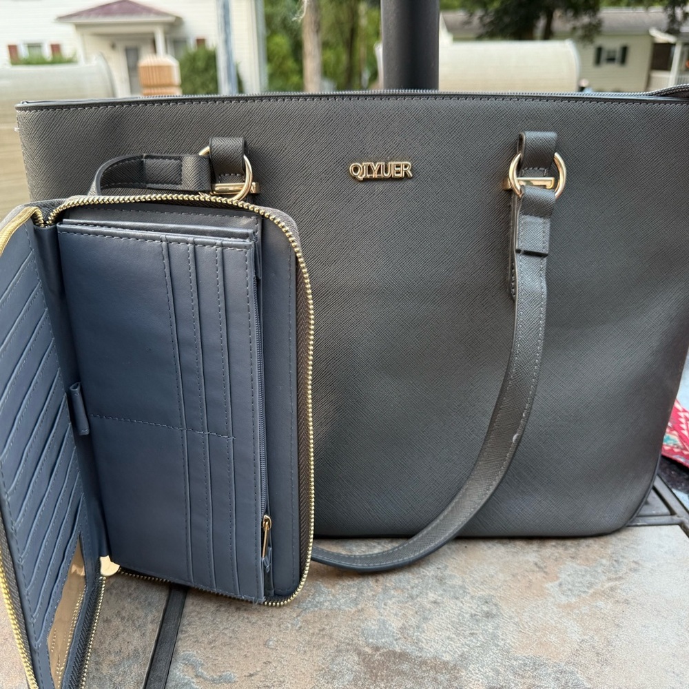 Gray Tote Bag with Wallet